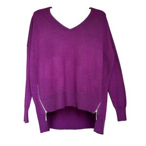 Bisou Bisou Thin Knit Sweater with Stylish Front Side Zippers Soft Size M